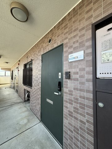 エスタシオンドーゼの玄関