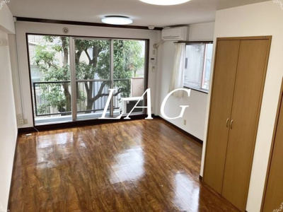 【居間・リビング】 | グロリアハイツ | 洋室のお部屋です。