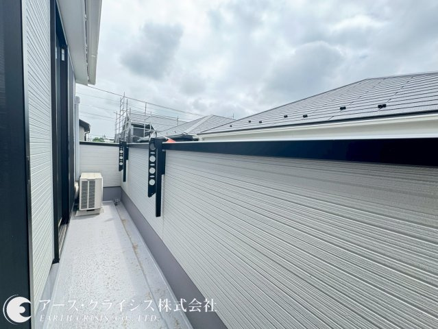 【バルコニー】 | 野田七光台24-1期　全5棟 | ワイドバルコニーは2か所から出入りすることができるので、洗濯物のお手伝いしたりと、家族のつながりを強めてくれるバルコニーです♪