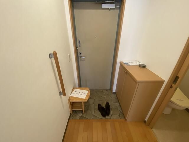 ウィンビュ三ツ沢の玄関