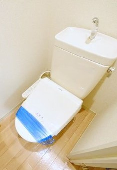 横浜市旭区二俣川１丁目のアパートのトイレ
