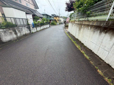 【前面道路含む現地写真】 | 郡山市緑ケ丘東　庭付き4LDK
