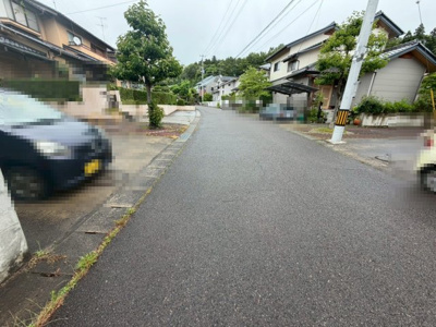 【前面道路含む現地写真】 | 郡山市緑ケ丘東　庭付き4LDK