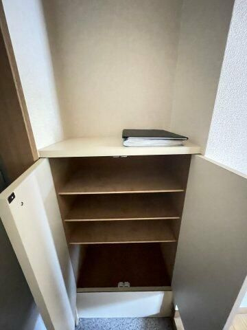 アヴニールグレイスの玄関
