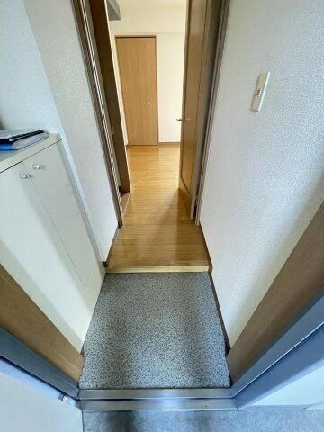 アヴニールグレイスの玄関