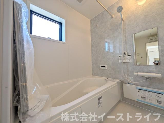 【新築戸建】　いわき市平沼ノ内第7　長期優良住宅　全1棟の浴室|１坪サイズのバスルーム。浴室換気乾燥機を標準装備。乾きやすい床やお手入れのしやすい排水口など、いつも清潔にご使用いただけます。