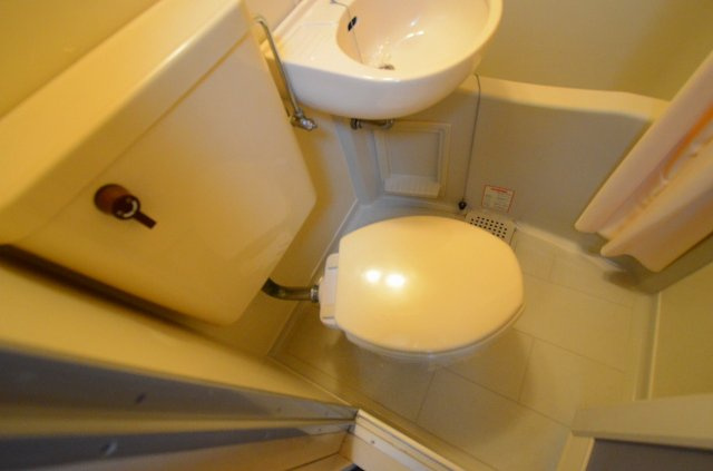 シンプルで掃除のしやすいトイレです！