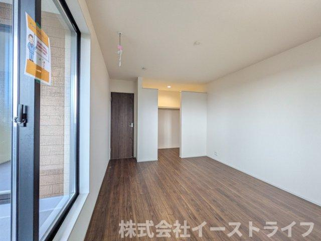 【新築戸建】　いわき市久之浜町第4　長期優良住宅の洋室|2号棟写真　家具などのインテリアともマッチしておしゃれ感が出しやすく、身の回りの整理がしやすいのも魅力な洋室です。
