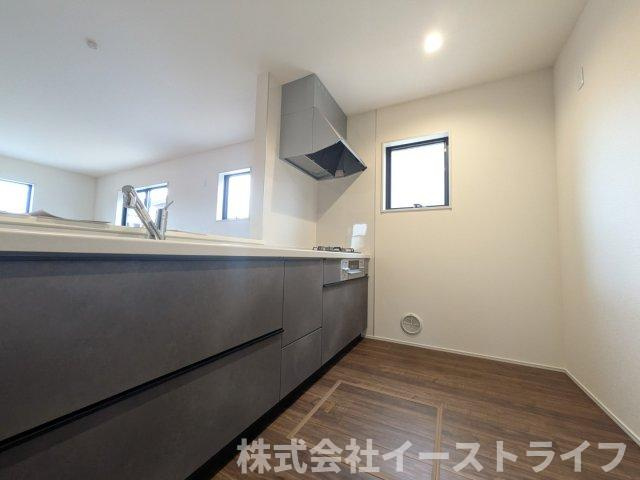 【新築戸建】　いわき市久之浜町第4　長期優良住宅の洋室|同社施工写真　家具などのインテリアともマッチしておしゃれ感が出しやすく、身の回りの整理がしやすいのも魅力な洋室です。
