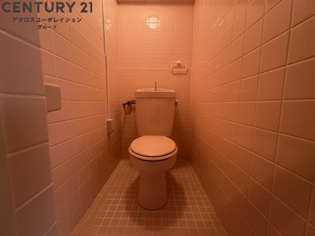 シンプルで掃除のしやすいトイレです！
