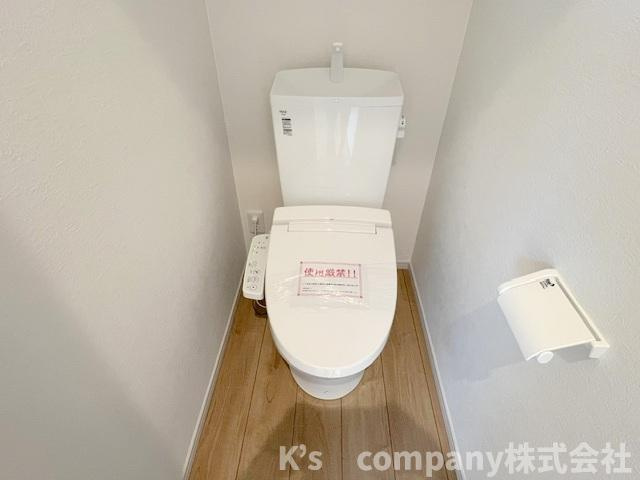 ◎茅ヶ崎市香川1丁目　新築戸建　1号棟◎のトイレ|白を基調とした清潔感のあるトイレ◇