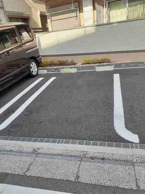 シェーネの駐車場