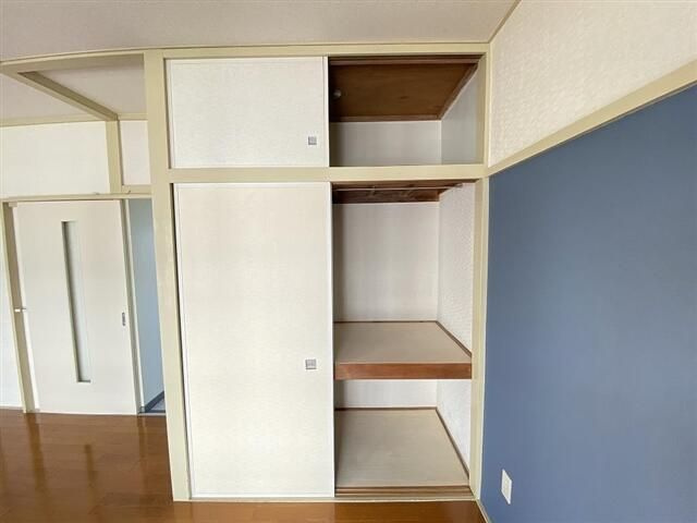 横浜市保土ケ谷区宮田町１丁目の賃貸マンションの収納