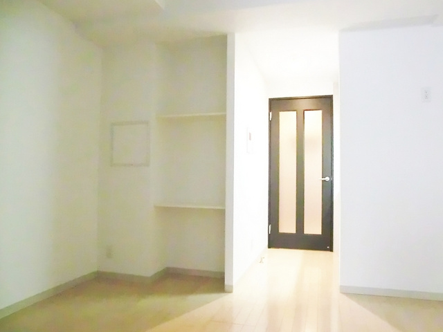ＣＯＺＹＣＯＵＲＴのキッチン|5.2帖のキッチンスペースです。（反転タイプの間取り写真）