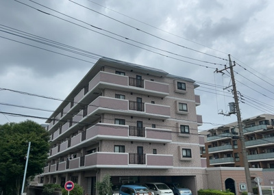 【外観】 | ライオンズマンション南町田 | 最寄り駅が近いなどの交通アクセスが良い土地だと暮らしやすいですよね。通勤・通学の観点から土地を選ぶことも大切です！自身や家族のライフワークからあったの物件を探しましょう！当社営業がお力になります！