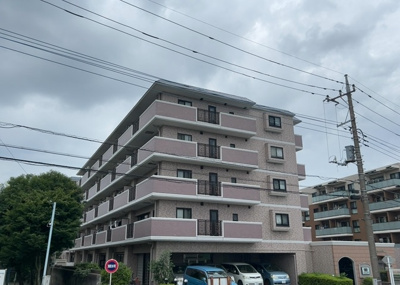 【外観】 | ライオンズマンション南町田 | 土地の面積＝住宅面積ではありません。建ぺい率の問題などで、土地のある場所によって住宅を建てられる面積は限られています。高さもしかり、「土地」という言葉の中には、建築条件も含まれると考えておきましょう。