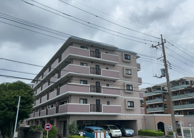 【外観】 | ライオンズマンション南町田 | 家を建てる前提で土地を探している場合、地盤の丈夫さは譲れない条件の一つです。地盤が脆弱だと追加工事が必要となります。また、過去に地盤沈下や液状化現象を起こした土地は、できるだけ避けた方がいいでしょう。