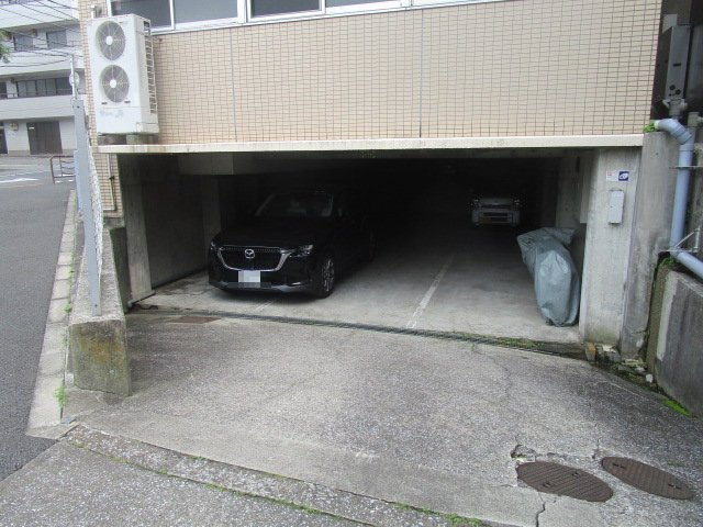 江東区潮見１丁目の店舗事務所の駐車場