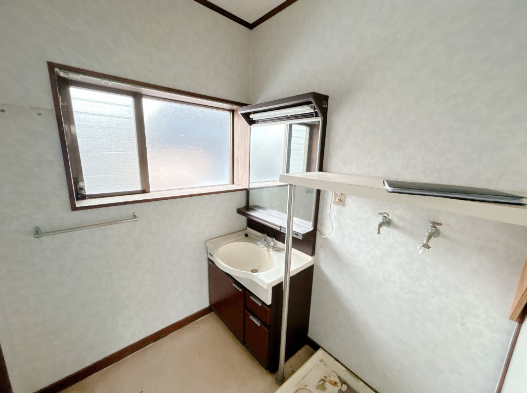 錦町中迎二丁目 中古一戸建ての独立洗面台