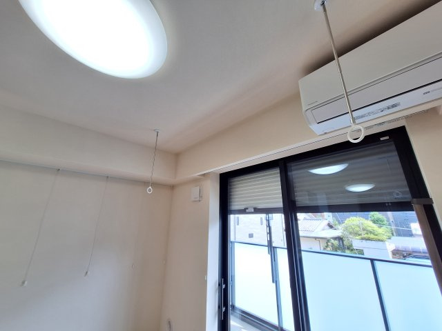 （シニア限定）春夏秋冬の設備|防犯シャッター/室内物干しフック