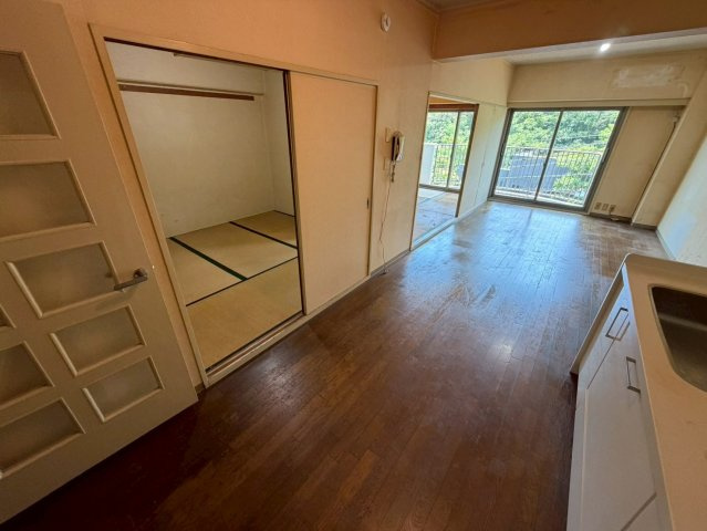 荒神山マンションの内装