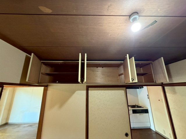 荒神山マンションの内装