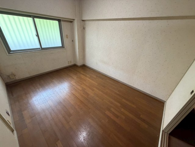 荒神山マンションの居間・リビング