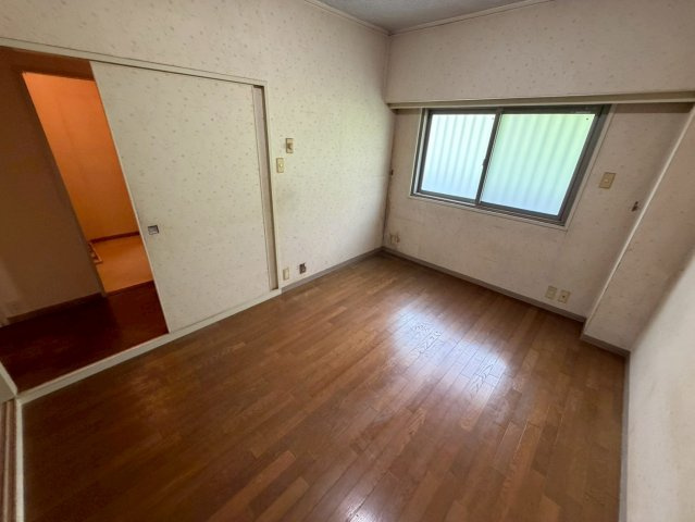 荒神山マンションの居間・リビング