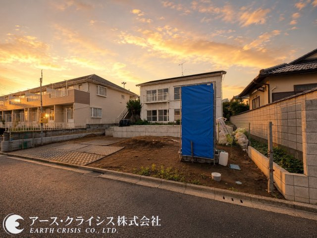 【外観】 | 野田市中野台鹿島町2番 | 並列駐車もゆとりを持って行える約6ｍ面道路。買い物施設や教育施設が徒歩圏内に揃い、子育て世代にも嬉しい住環境です。毎日の暮らしに安心をもたらしながら、将来にわたって快適性と資産価値を支える住まい。