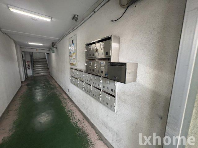 フラワー星見ハイツのエントランス|建物の内部です