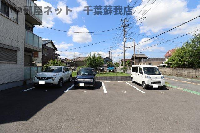 ビクトワールの駐車場|駐車場があるので、車を買う予定の方も安心です