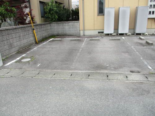シャーメゾンＩ・Ｔの駐車場