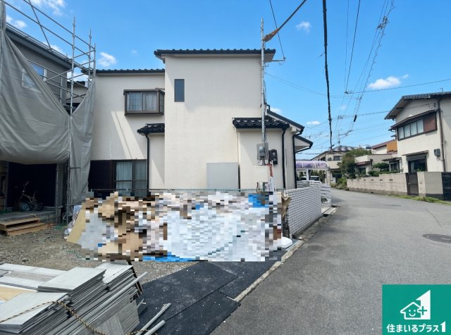 ■枚方市高田　新築一戸建ての前面道路含む現地写真|周辺は落ち着いた街並みの住宅地！子育てがしやすい住環境です！まだ未完成ですが、現地でしかわからない事もございます。是非一度ご覧ください。
