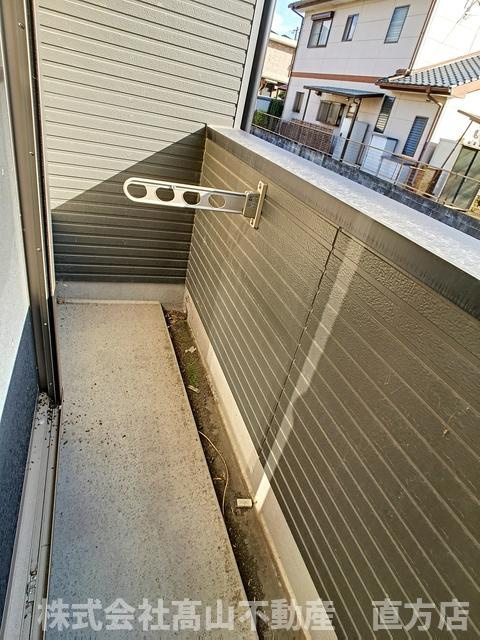 直方市大字感田のアパートのバルコニー