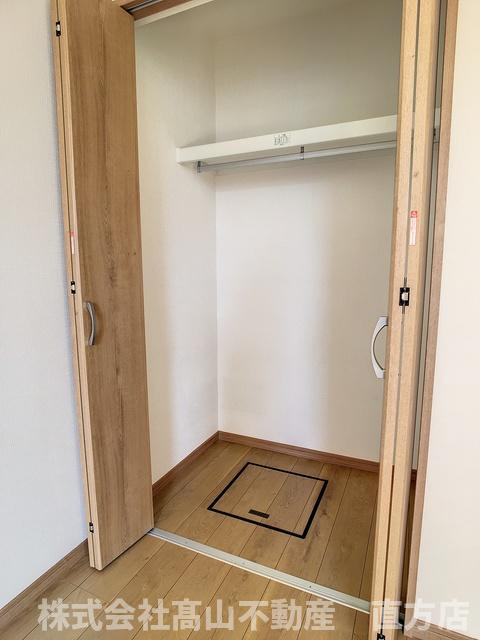 直方市大字感田のアパートの収納