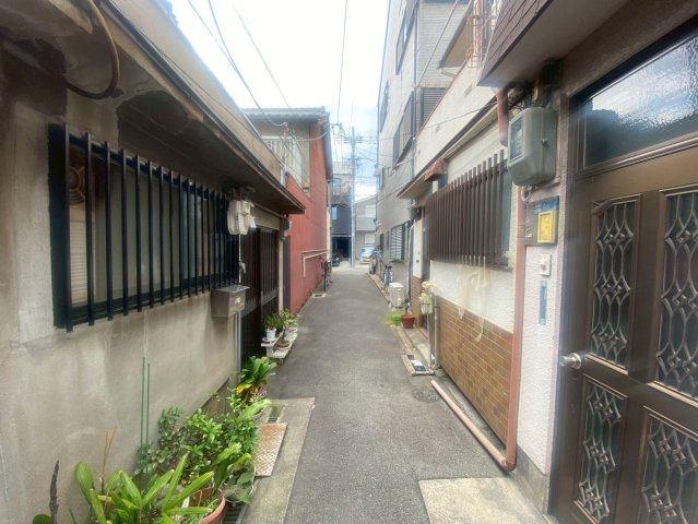 永和3丁目　中古テラスの前面道路含む現地写真