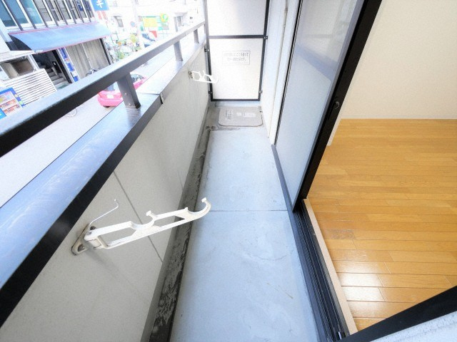大阪市中央区博労町１丁目の賃貸マンションのバルコニー