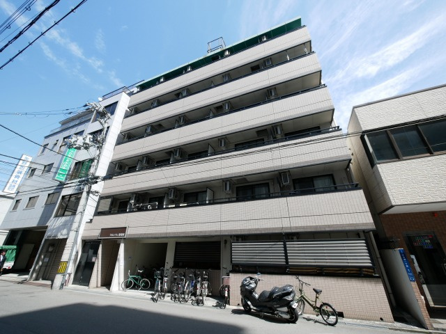 大阪市中央区博労町１丁目の賃貸マンションの外観