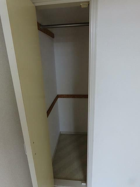 ハイツすわ坂上の収納