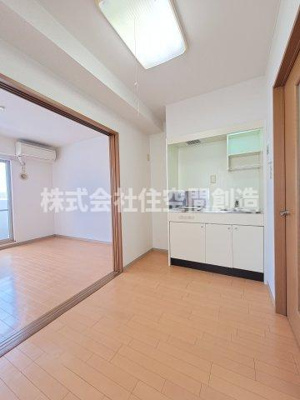 【居間・リビング】 | エミールＨＩＲＯ | ※同タイプの写真となり、実際のお部屋とは異なる場合があります