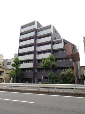 【外観】 | AXAS中野大和町 | 鉄筋コンクリート造のがっちりとした建物。
