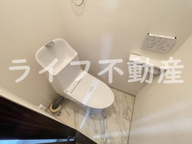 ローリエ八戸ノ里のトイレ|ゆったりとした空間のトイレです