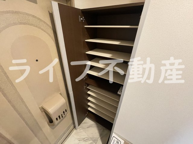 ローリエ八戸ノ里の収納|便利な収納スペースです