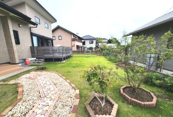 いすみ市深堀　平屋中古戸建の庭|令和2年12月築 ３LDK平屋建 敷地約117坪洋芝 家庭菜園 ドックランが可能です 海徒歩12分