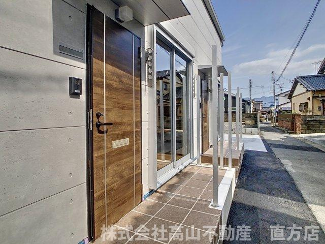 北九州市八幡西区木屋瀬東４丁目のアパートのエントランス