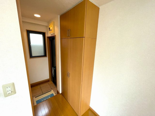 若葉コーポの玄関