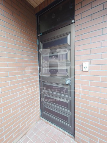 【玄関】 | 川口市並木3丁目戸建 | 落ち着いた玄関です