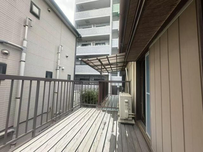 【バルコニー】 | 川口市並木3丁目戸建 | 外からの目が気にならないバルコニーで洗濯物が干せます