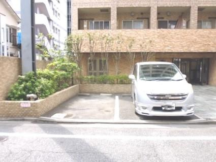 ステージファースト巣鴨の駐車場