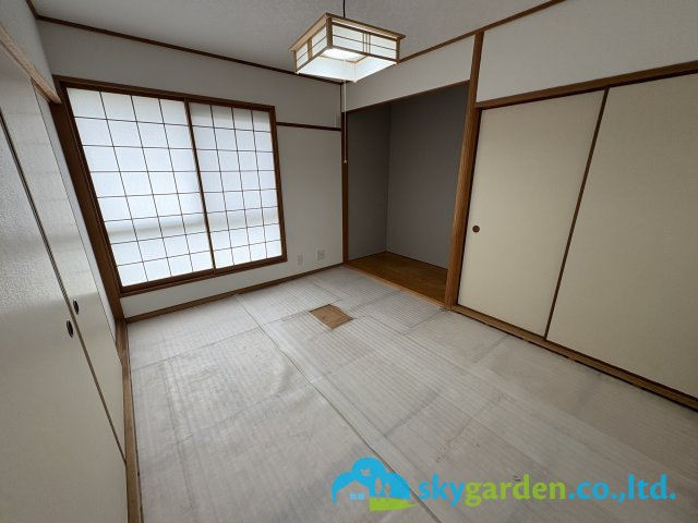 藤沢市大鋸１丁目　中古戸建の和室|リビングとつながる６畳和室